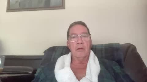 Snapshot of gwashere4u chatting on 09.16.25 gwashere4u online show from 09.16.25