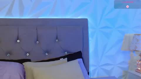 Gwen Drew online show from 09.23.25