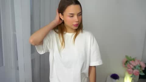 Kira  online show from 12.18.25