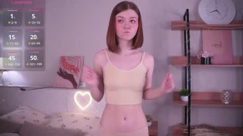 Snapshot of gwendatortoriello chatting on 05.21.26 Hello everyone Im May online show from 05.21.26