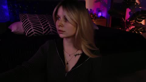 gwenhilton online show from 01.03.25