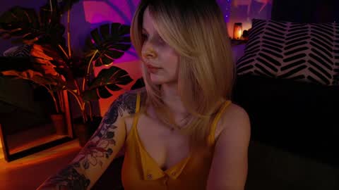 gwenhilton online show from 01.25.25