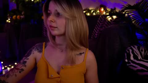 gwenhilton online show from 02.13.25