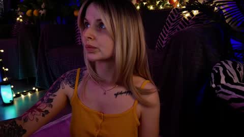 gwenhilton online show from 02.13.25