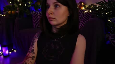 gwenhilton online show from 02.25.25