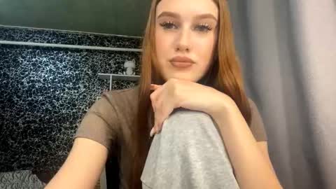 Snapshot of gwenmestayer chatting on 10.05.25 Gwen online show from 10.05.25