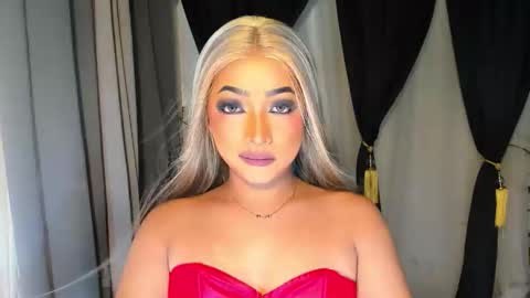 Call me Miss Gwen online show from 10.12.25