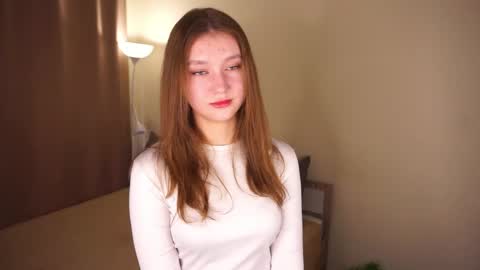 Snapshot of gwennielove chatting on 05.05.26 Molly online show from 05.05.26