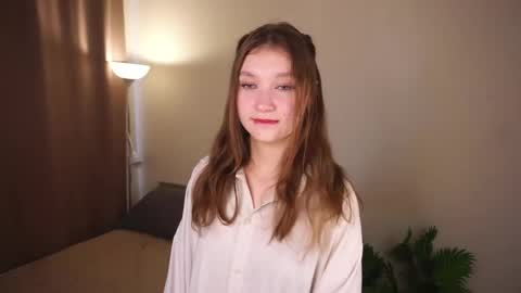 Snapshot of gwennielove chatting on 05.20.26 Molly online show from 05.20.26