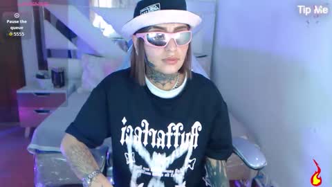 gyal_8_ online show from 10.23.25