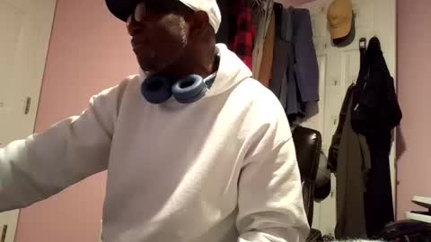 Snapshot of gyesaw1970 chatting on 11.28.25 gyesaw1970 online show from 11.28.25