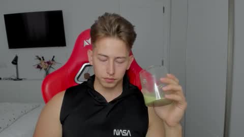 Oliver online show from 10.11.25