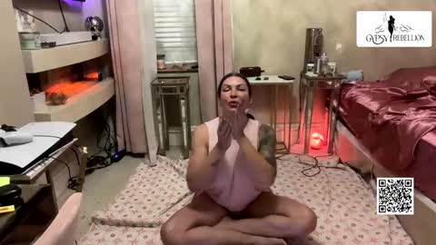 Snapshot of gypsy_rebellion chatting on 11.05.25 Gypsy online show from 11.05.25