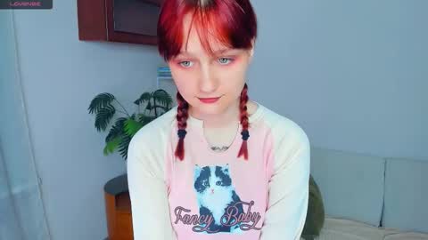 Kelly  Lilly online show from 11.26.25