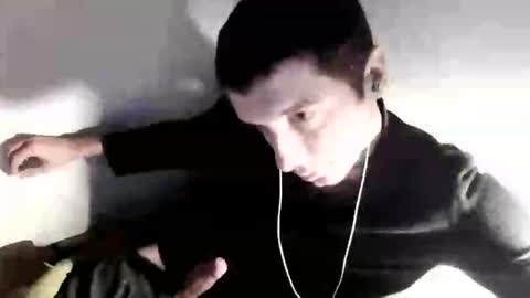 Snapshot of h1dden_reality chatting on 11.08.25 h1dden_reality online show from 11.08.25