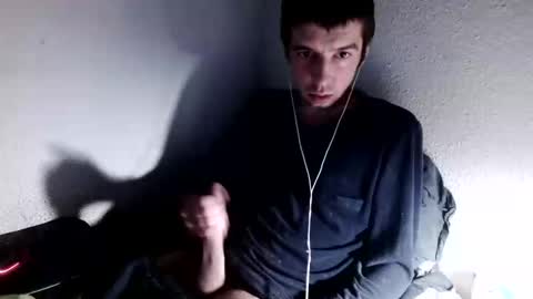 Snapshot of h1dden_reality chatting on 12.01.25 h1dden_reality online show from 12.01.25