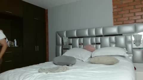 Snapshot of h_a_n_n_n_a chatting on 12.08.24 h_a_n_n_n_a online show from 12.08.24