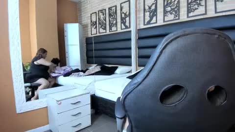 hadelyn_lee online show from 03.25.26