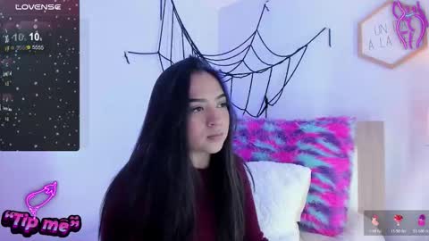 Snapshot of hadid_jimenez chatting on 10.30.25 Hadid online show from 10.30.25