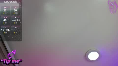 Snapshot of hadid_jimenez chatting on 11.10.25 Hadid online show from 11.10.25