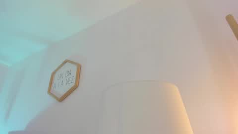 Snapshot of hadid_jimenez chatting on 11.25.25 Hadid online show from 11.25.25