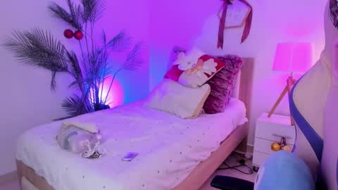 Snapshot of hadid_jimenez chatting on 12.17.25 Hadid online show from 12.17.25