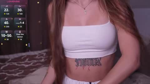 Snapshot of hadleynichols chatting on 05.25.26 Hi Im Rebecca Glad to see you in my room PVT is open online show from 05.25.26