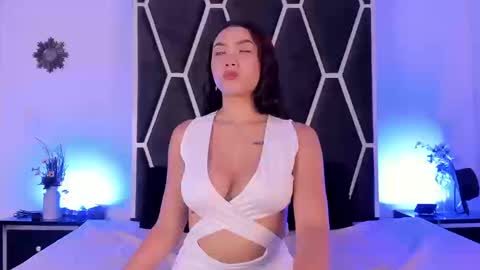 Kendal online show from 09.15.25