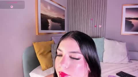 Snapshot of hailey_foxxx chatting on 05.22.26 laura online show from 05.22.26