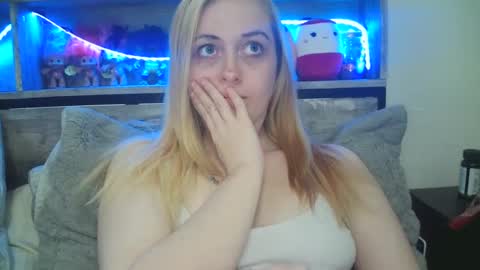 Snapshot of haileyakuma69 chatting on 02.13.25 Hailey and d online show from 02.13.25