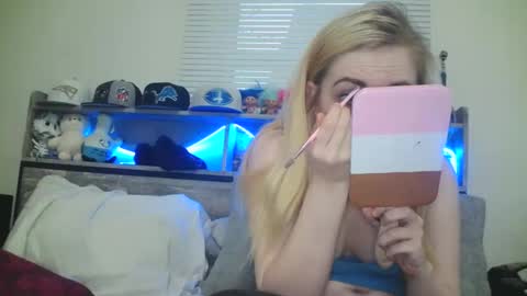 Snapshot of haileyakuma69 chatting on 03.04.25 Hailey and d online show from 03.04.25