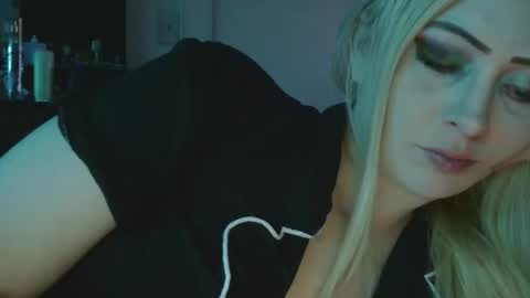 Snapshot of haileyakuma69 chatting on 12.22.25 Hailey and d online show from 12.22.25