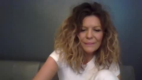 Hailey online show from 11.14.25