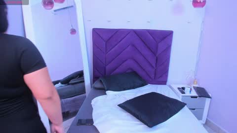 haileystonei online show from 02.05.25