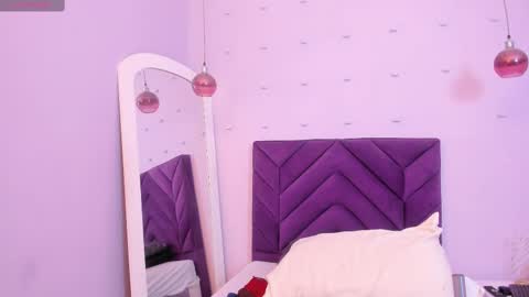 haileystonei online show from 02.13.25