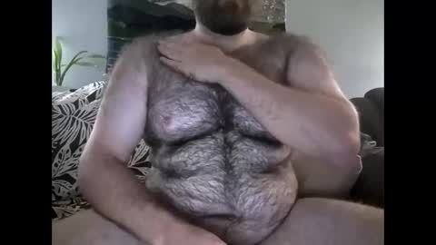 Hairiest Bear online show from 09.29.25