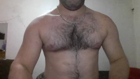 Snapshot of hairy_man_69_ chatting on 06.18.26 horny online show from 06.18.26