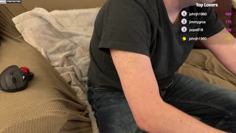 Snapshot of hairybelly818 chatting on 01.17.25 Hairy Belly online show from 01.17.25