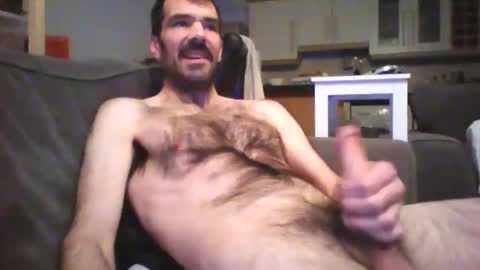 Snapshot of hairydude2015 chatting on 11.30.25 hairydude2015 online show from 11.30.25