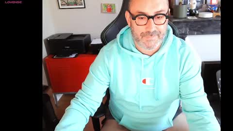 Snapshot of hairyfred73 chatting on 01.21.25 hairyfred73 online show from 01.21.25