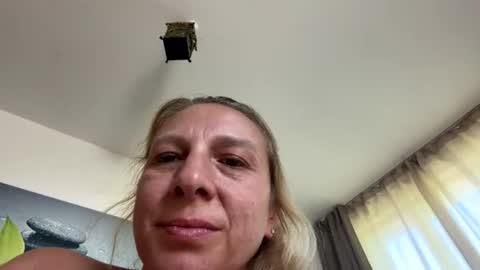 Snapshot of hairymothercz chatting on 07.10.26 pregnantJean online show from 07.10.26