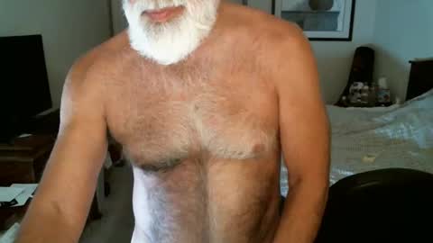 Snapshot of hairypecsguy chatting on 06.03.26 Hairy pecs online show from 06.03.26