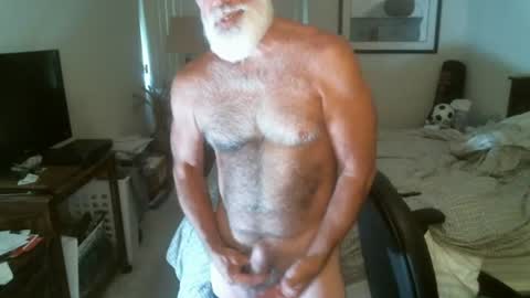 Snapshot of hairypecsguy chatting on 07.04.26 Hairy pecs online show from 07.04.26