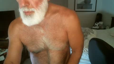Snapshot of hairypecsguy chatting on 07.06.26 Hairy pecs online show from 07.06.26