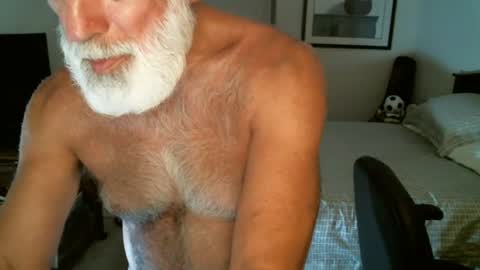 Snapshot of hairypecsguy chatting on 07.18.26 Hairy pecs online show from 07.18.26