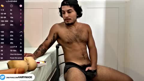 Snapshot of hairyshort chatting on 09.26.25 hairy and short online show from 09.26.25