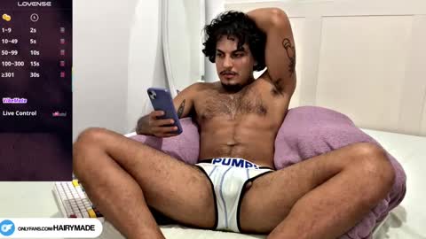 Snapshot of hairyshort chatting on 10.04.25 hairy and short online show from 10.04.25