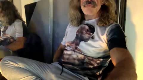 Snapshot of hairytonkas chatting on 09.10.25 HairyTonkas online show from 09.10.25