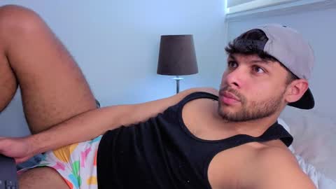 Independent       model  online show from 11.30.25