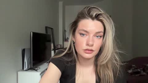 Snapshot of haley_rune chatting on 02.03.25 haley_rune online show from 02.03.25